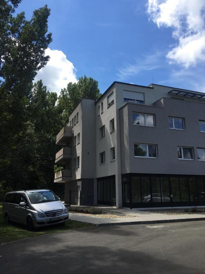 Thermal Forest Apartment Kiskunhalas Esterno foto